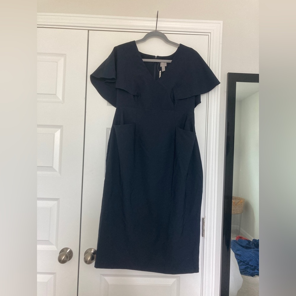 Maternity shift dress with pockets